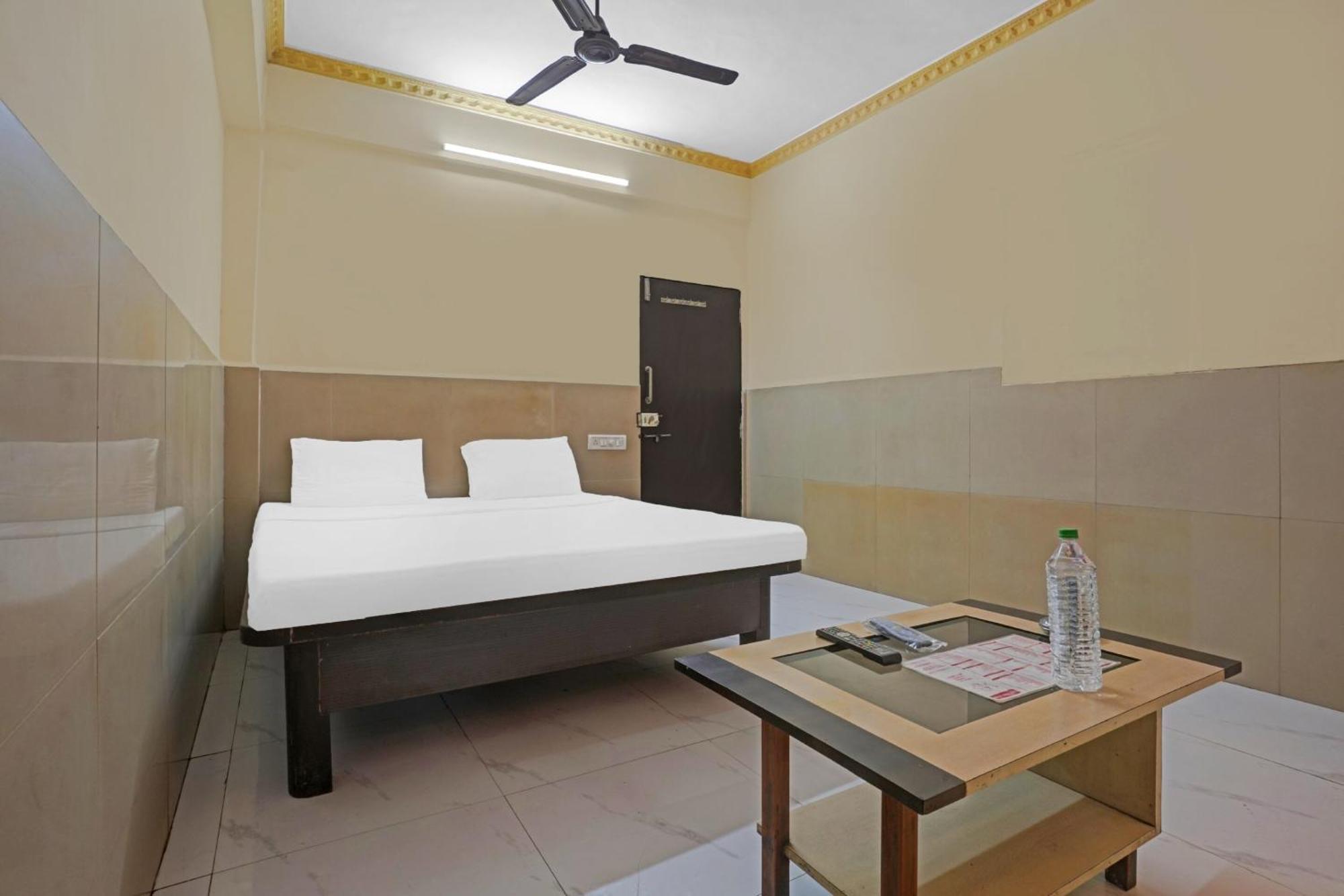 Spot On 81122 Alfa Lodge Mumbai Exterior foto